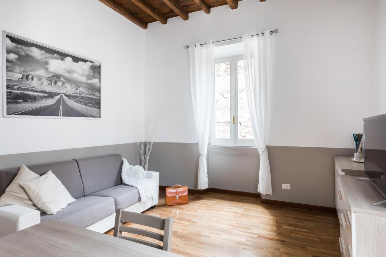 A World Aparts - 105 Pellegrino Apartment Rome